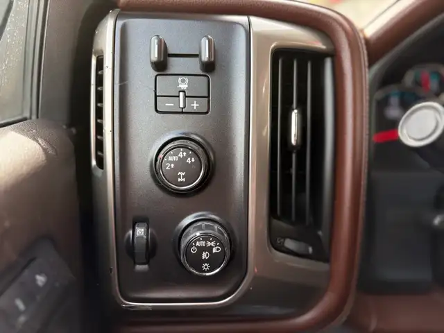2016 Chevrolet Silverado 1500 4WD Crew Cab 143.5' High Country - Photo 24