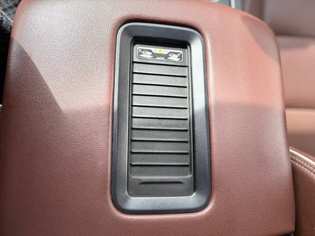 2016 Chevrolet Silverado 1500 4WD Crew Cab 143.5' High Country - Photo 33