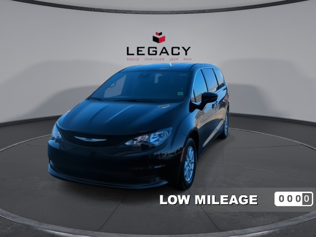 2025 Chrysler Grand Caravan SXT Heated Seats | Apple CarPlay | A - Photo 3