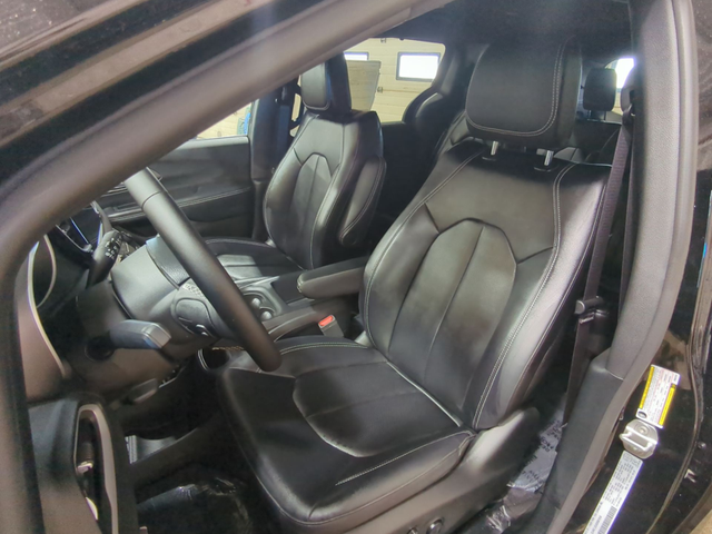 2025 Chrysler Grand Caravan SXT Heated Seats | Apple CarPlay | A - Photo 13