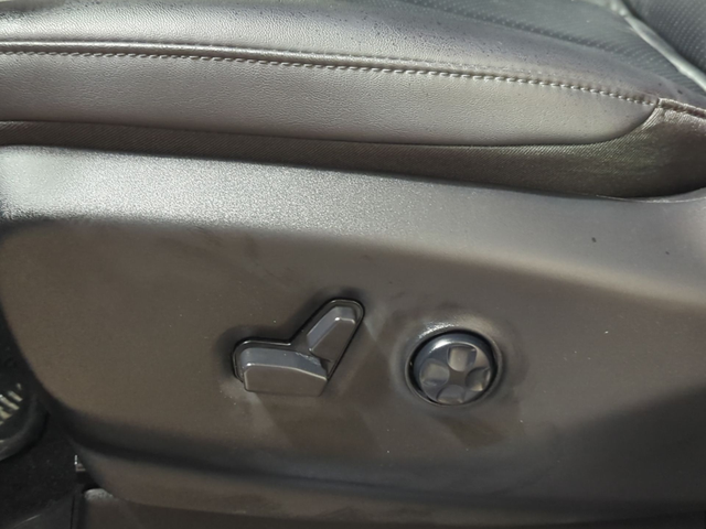 2025 Chrysler Grand Caravan SXT Heated Seats | Apple CarPlay | A - Photo 14