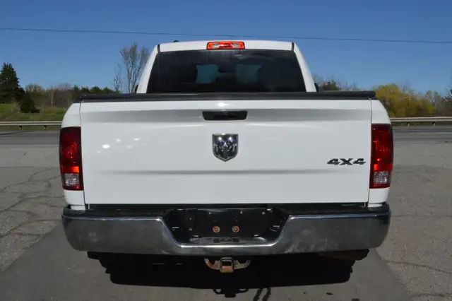 2017 Ram 1500 4WD Quad Cab 140.5' ST - Photo 4