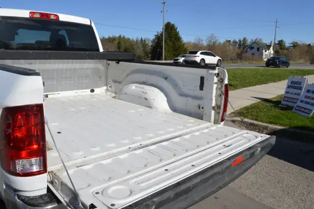 2017 Ram 1500 4WD Quad Cab 140.5' ST - Photo 11
