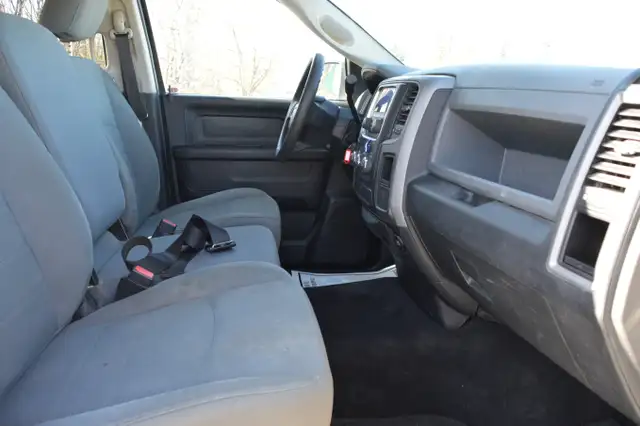 2017 Ram 1500 4WD Quad Cab 140.5' ST - Photo 13