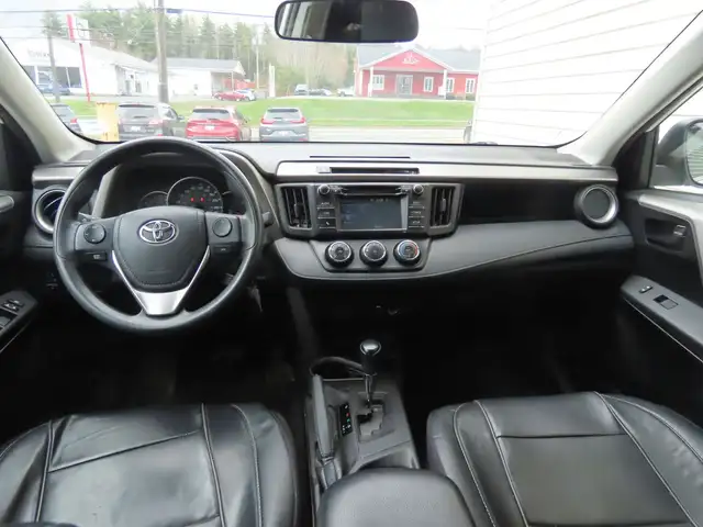 2016 Toyota RAV4 - Photo 7