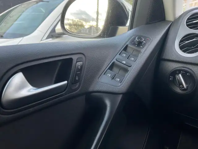 2016 Volkswagen Tiguan Comfortline AWD, HEATED SEATS, SAFETY - Photo 9