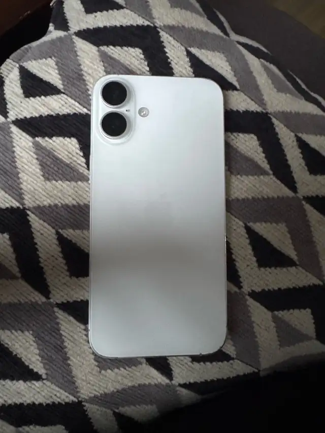 iPhone 16 plus 128gb - white - Photo 2