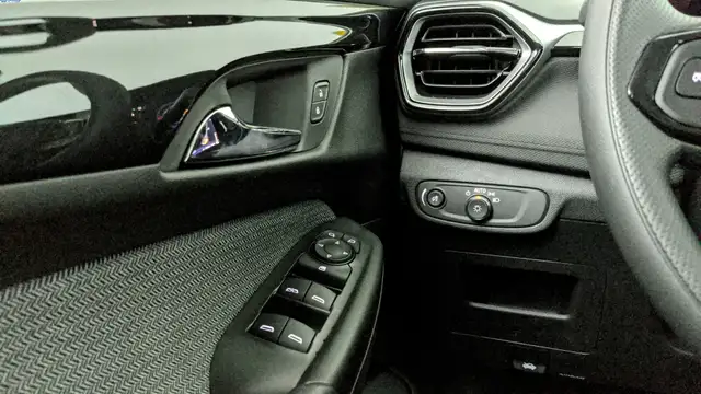 2024 Chevrolet Trailblazer LS - Photo 24