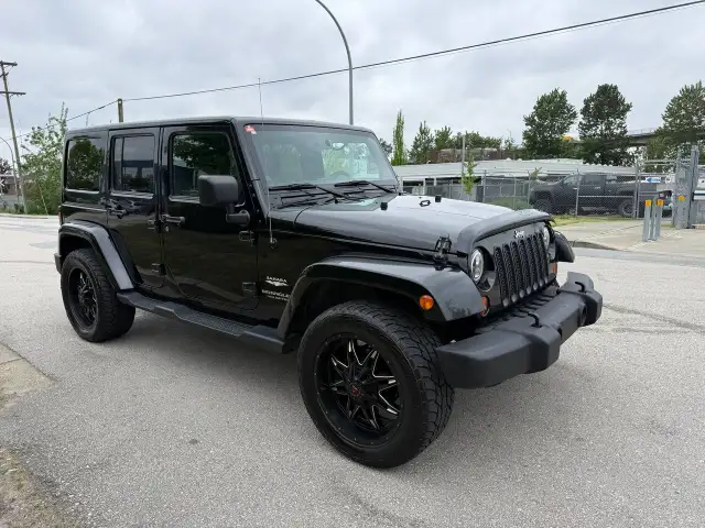 2013 JEEP WRANGLER UNLIMITED SAHARA EDITION 4WD AUTOMATIC A/C - Photo 2