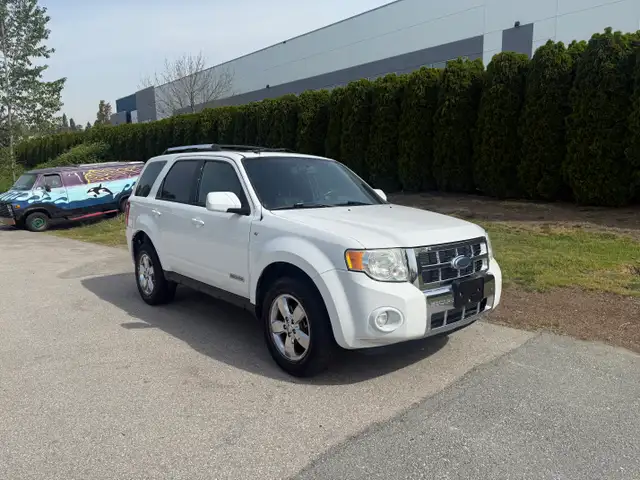 2008 Ford Escape LIMITED 4WD AUTO A/C LEATHER LOCAL BC 173,000KM - Photo 2