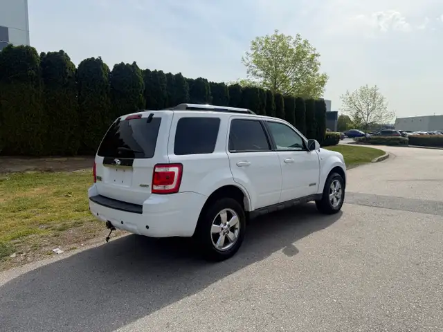2008 Ford Escape LIMITED 4WD AUTO A/C LEATHER LOCAL BC 173,000KM - Photo 3
