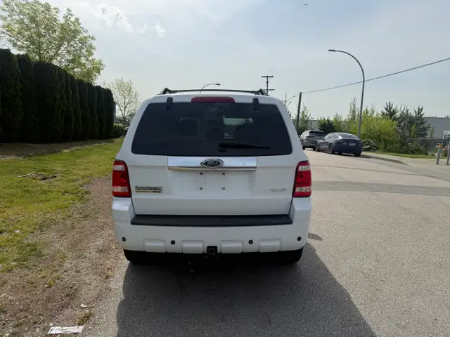 2008 Ford Escape LIMITED 4WD AUTO A/C LEATHER LOCAL BC 173,000KM - Photo 6