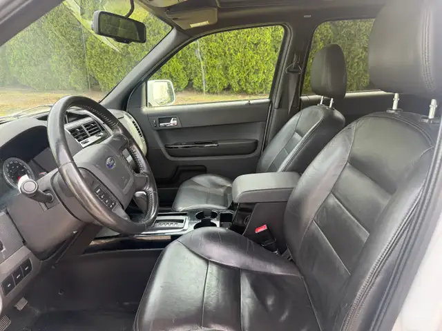 2008 Ford Escape LIMITED 4WD AUTO A/C LEATHER LOCAL BC 173,000KM - Photo 7