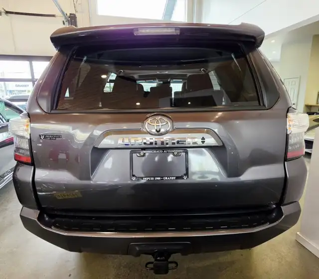 2022 Toyota 4Runner SR5 AWD 7 PASSAGER - Photo 4