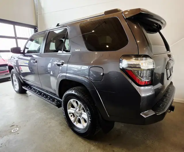 2022 Toyota 4Runner SR5 AWD 7 PASSAGER - Photo 5