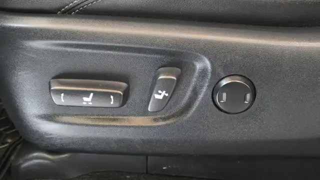 2022 Toyota 4Runner SR5 AWD 7 PASSAGER - Photo 11