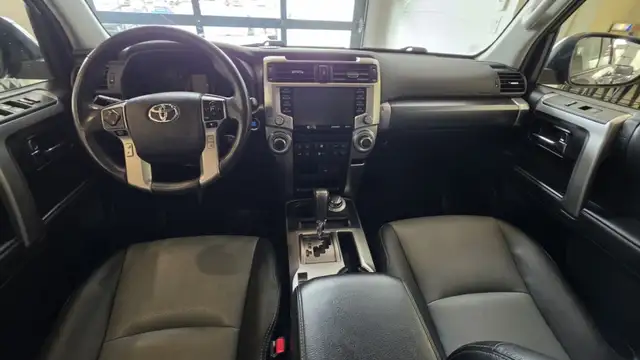 2022 Toyota 4Runner SR5 AWD 7 PASSAGER - Photo 12