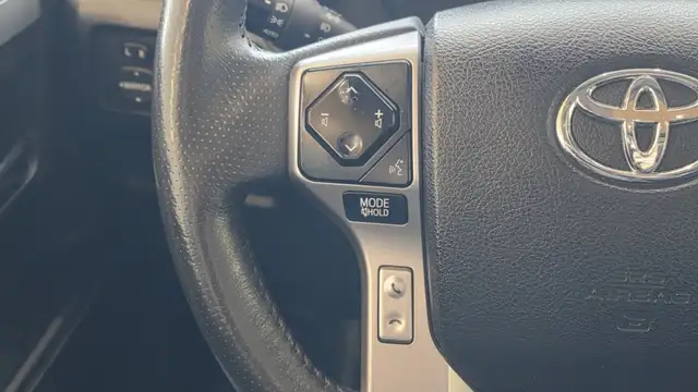 2022 Toyota 4Runner SR5 AWD 7 PASSAGER - Photo 18
