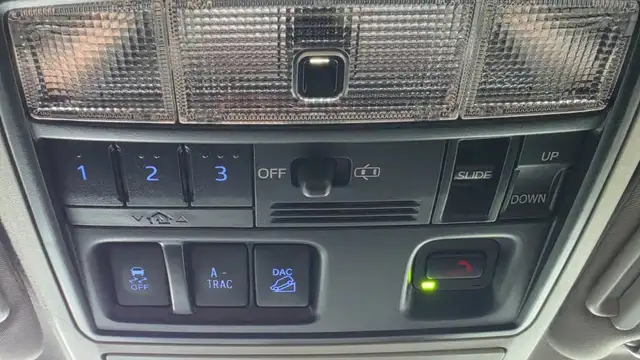 2022 Toyota 4Runner SR5 AWD 7 PASSAGER - Photo 29