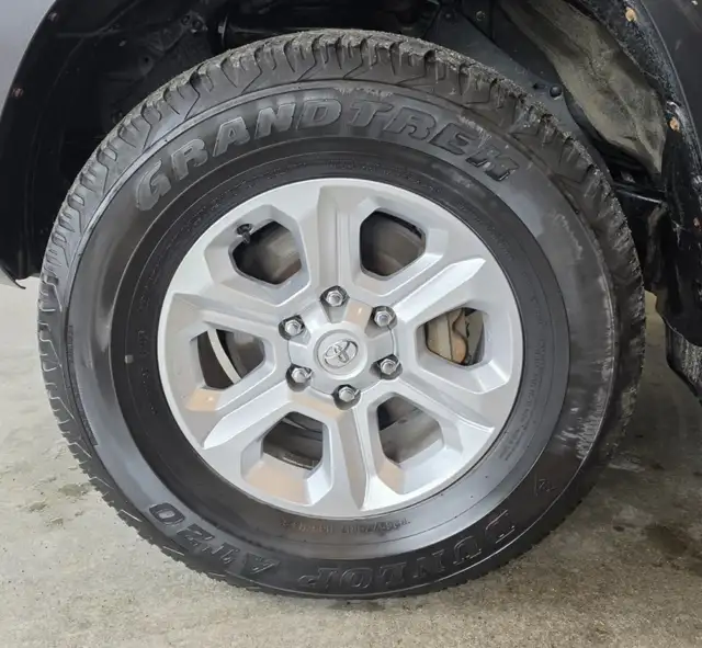 2022 Toyota 4Runner SR5 AWD 7 PASSAGER - Photo 42