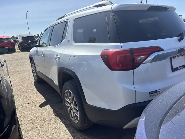 2017 GMC Acadia - Photo 9