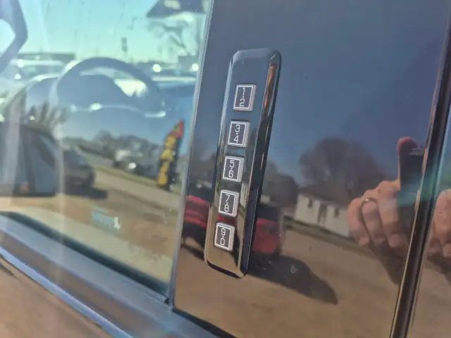 2017 Ford F-150 - Photo 23
