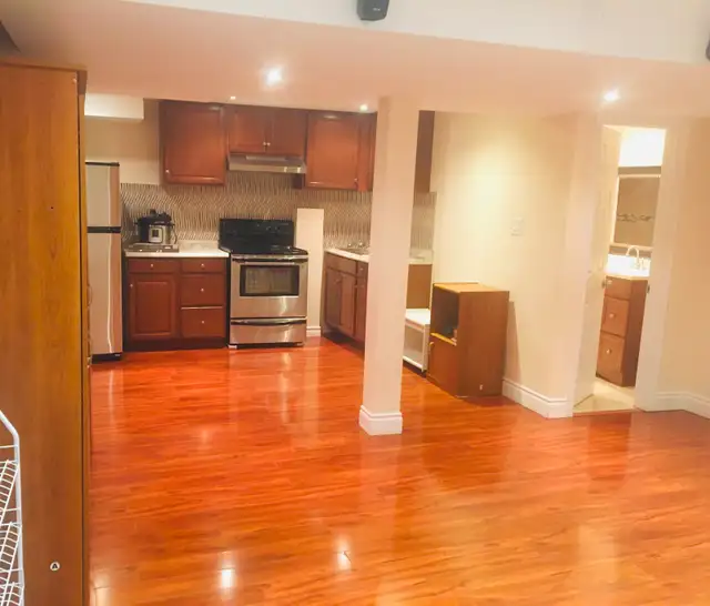 Rent 1 Bedroom basement apartment Brampton, Torbram/Sandalwood - Photo 3