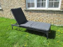 CHAISE LOUNGE