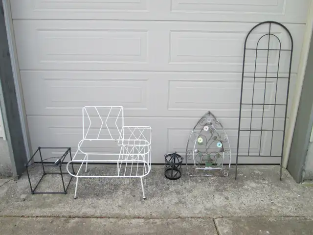 METAL GARDEN & PATIO ITEMS