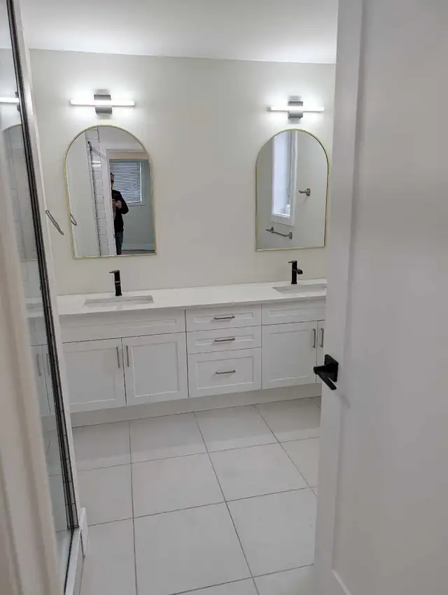 Three bedroom 2 full bathrooms - Photo 9