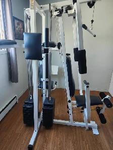 À vendre.Machine d’entraînement et vélo d’entraînement.