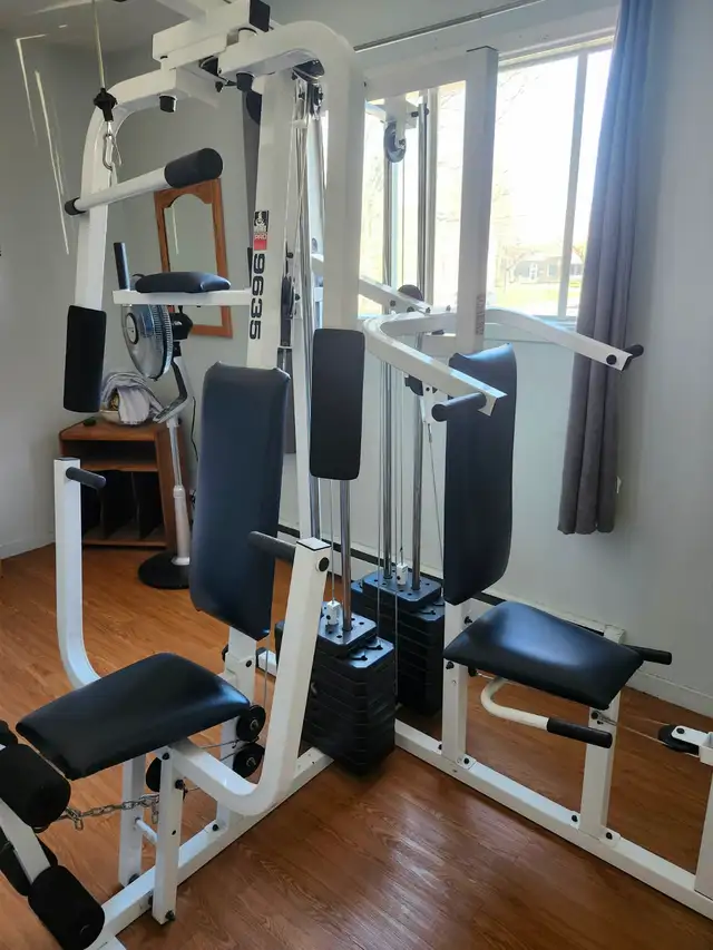 À vendre.Machine d’entraînement et vélo d’entraînement. - Photo 2
