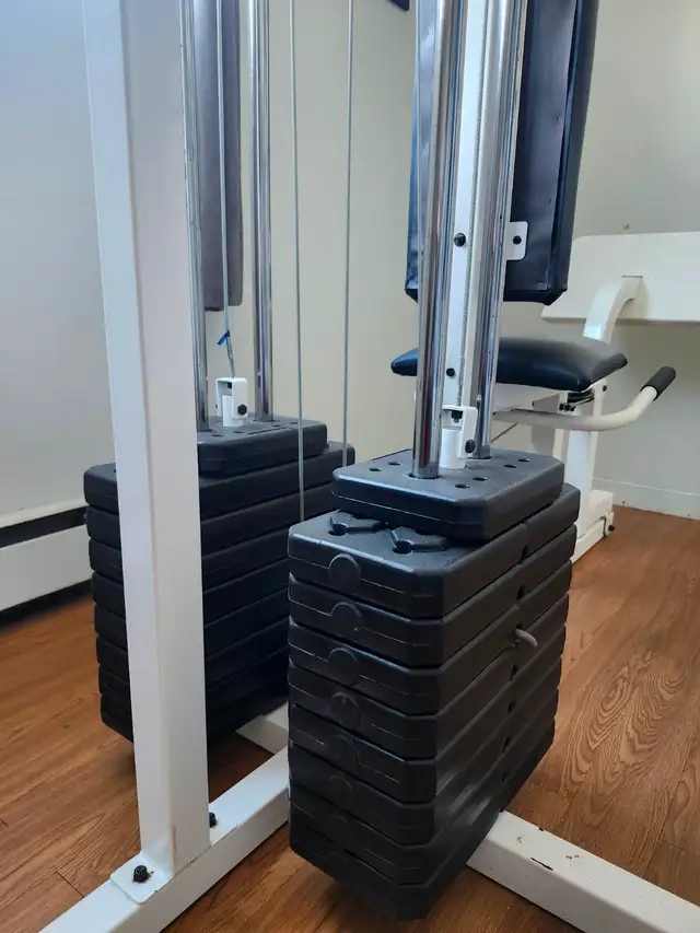 À vendre.Machine d’entraînement et vélo d’entraînement. - Photo 3