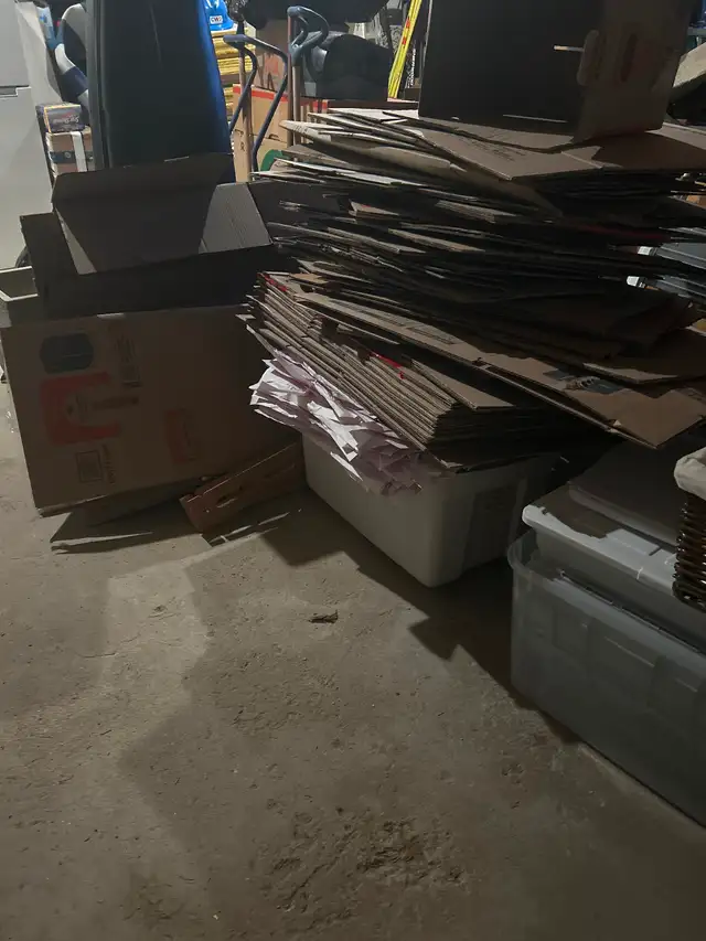 Moving boxes - Photo 2