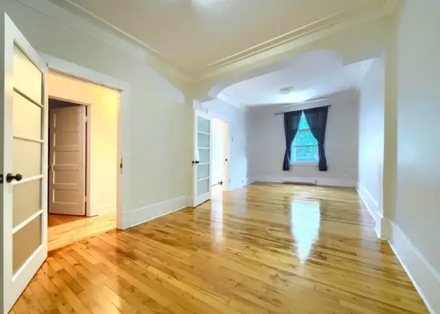 Spacieux et lumineux 5 1/2/ Vieux-Rosemont/1e juillet