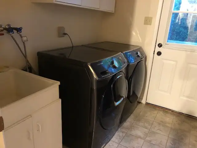 Shared Room for Women in Brampton - Photo 6