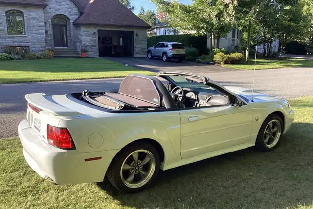 Ford Mustang GT 2004 - Photo 4