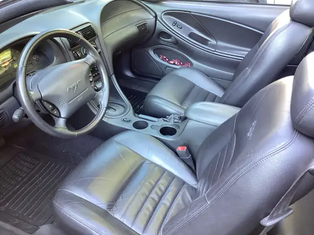 Ford Mustang GT 2004 - Photo 9