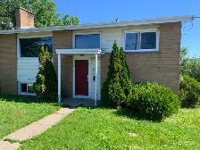 3 bedroom Flat on Windsor St. $3000 includes ALL,  heat,elec,int