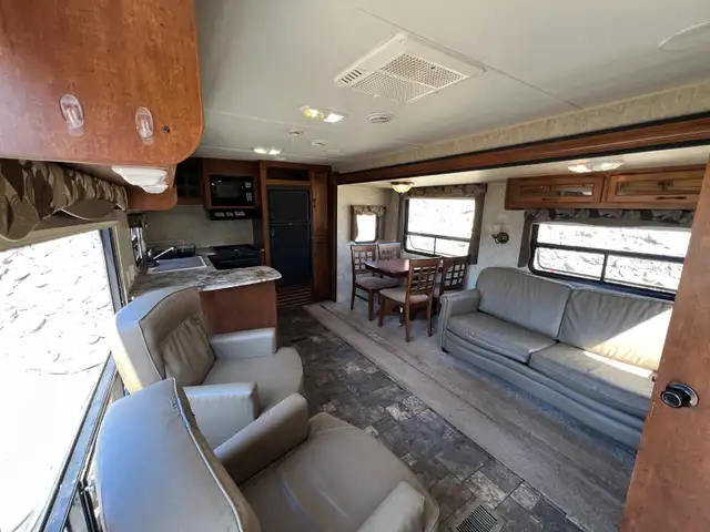 2016 Catilina Deluxe Edition - Photo 3