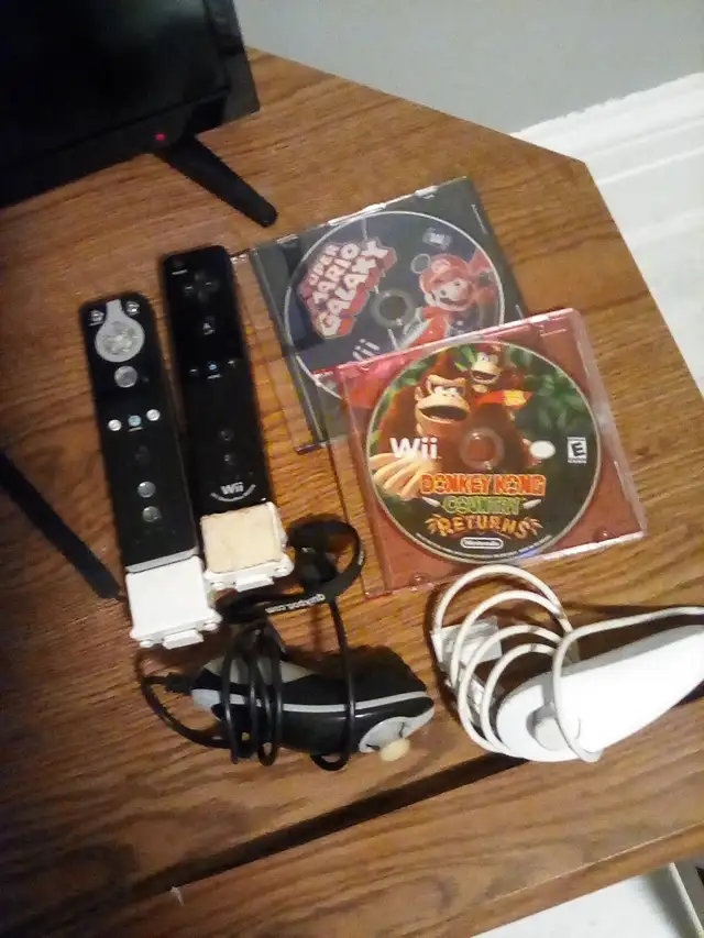 WIi game system - Photo 2