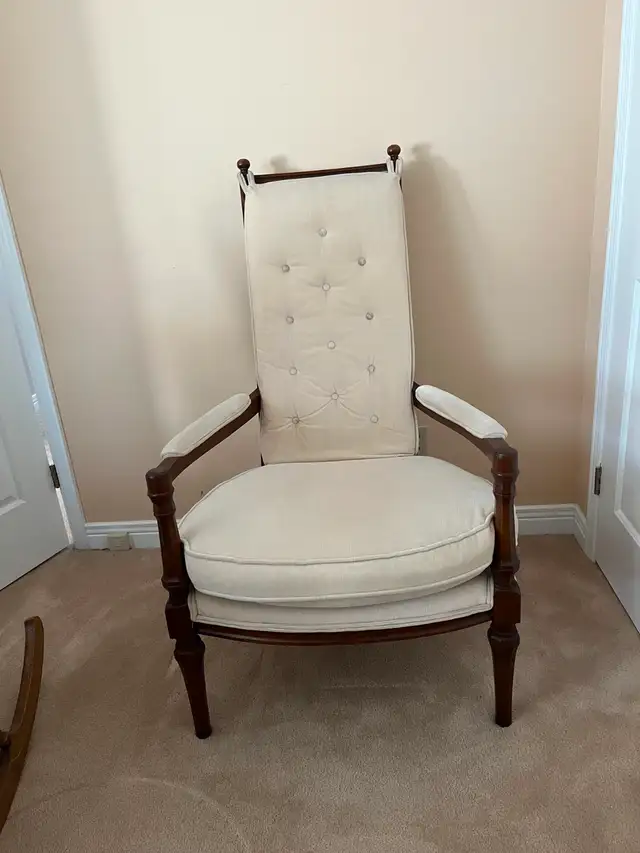 Living room Chair and Side Table