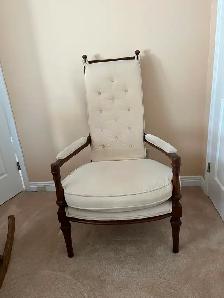 Living room Chair and Side Table