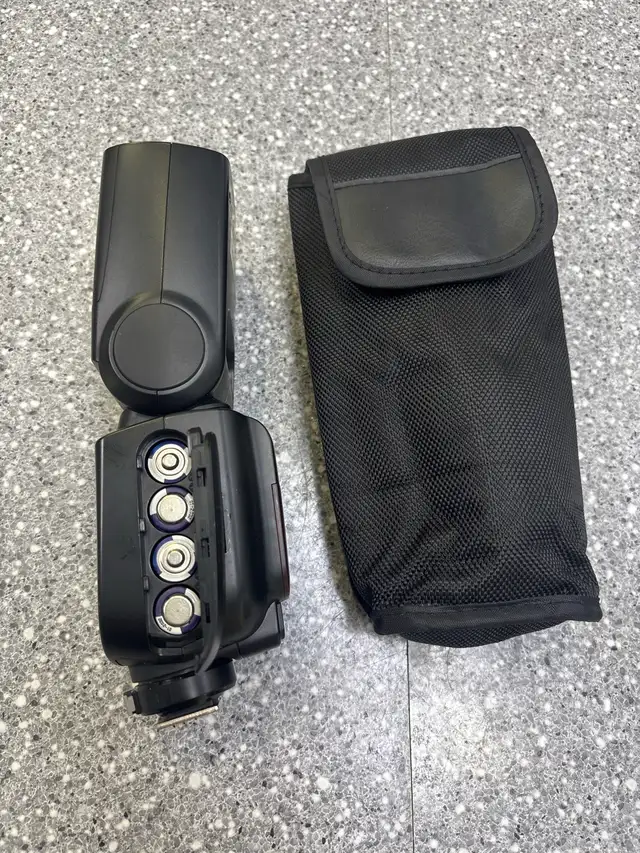 Godox TT685 II Flash With Case - Photo 3