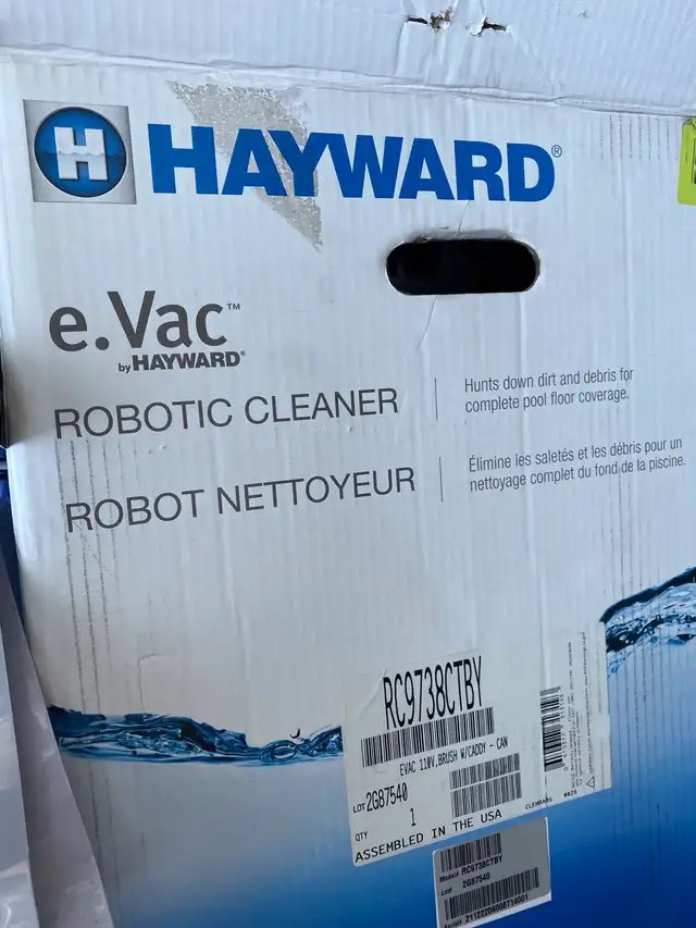 HAYWARD EVAC ROBOTIC POOL CLEANER WITH CART - Photo 3