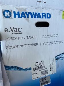 HAYWARD EVAC ROBOTIC POOL CLEANER WITH CART - Photo 3