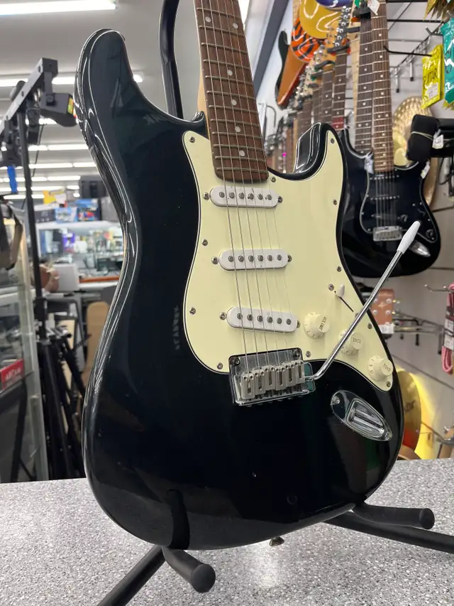 Squier by Fender Stratocaster Electric Guitar - Photo 3