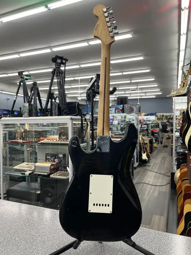 Squier by Fender Stratocaster Electric Guitar - Photo 4