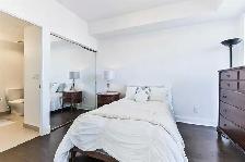 Bay St/Mary St Luxury U Condo 2 Bed/2 Bath Near UofT - Photo 5