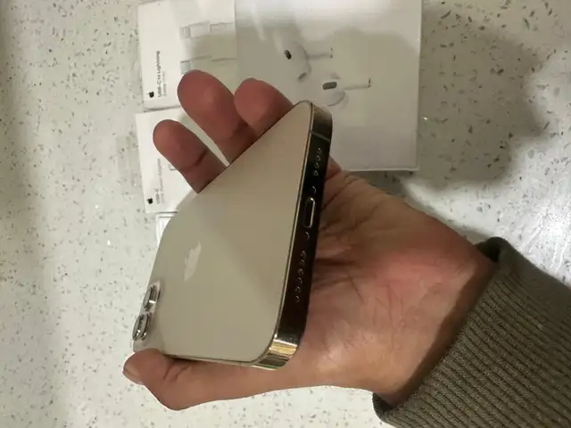 iPhone 12 Pro max 128GB Airpods Pkg/Delivery - Photo 6